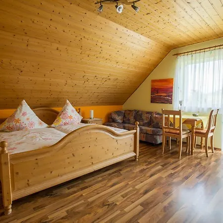 Gaestehaus Moni Jaeger Homestay *