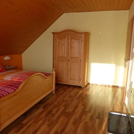 Homestay Gaestehaus Moni Jaeger Weyher