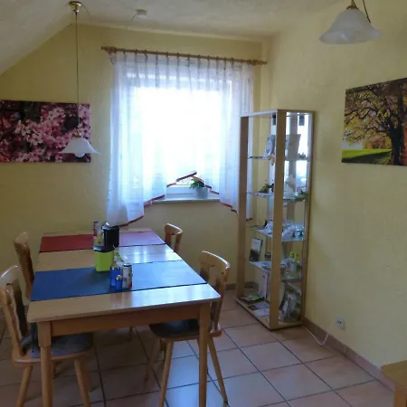 Homestay Gaestehaus Moni Jaeger Weyher