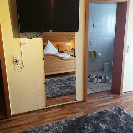 Gaestehaus Moni Jaeger Homestay *